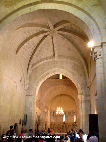 INTERIOR HACIA LA CABECERA